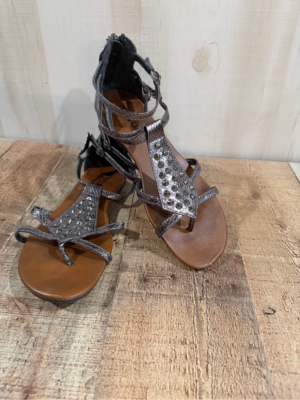 Women's Metallic Pewter Gray Studded Gladiator Sandals by MUDD Sz 9.5 Medium